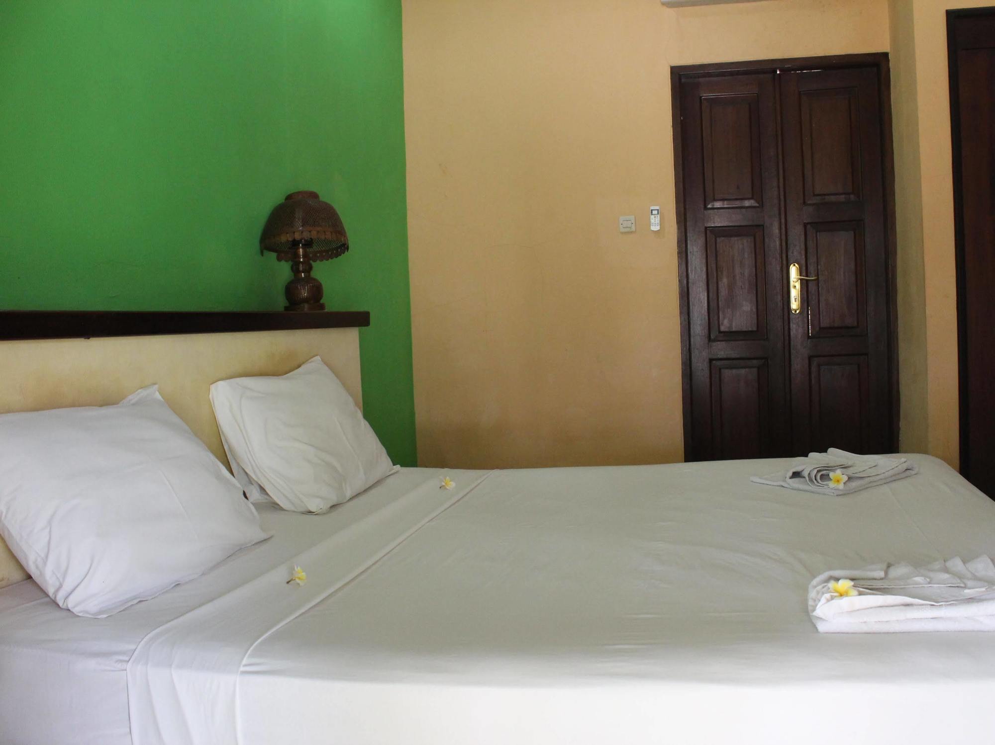 Tastura Beach Hotel Kuta  Zewnętrze zdjęcie