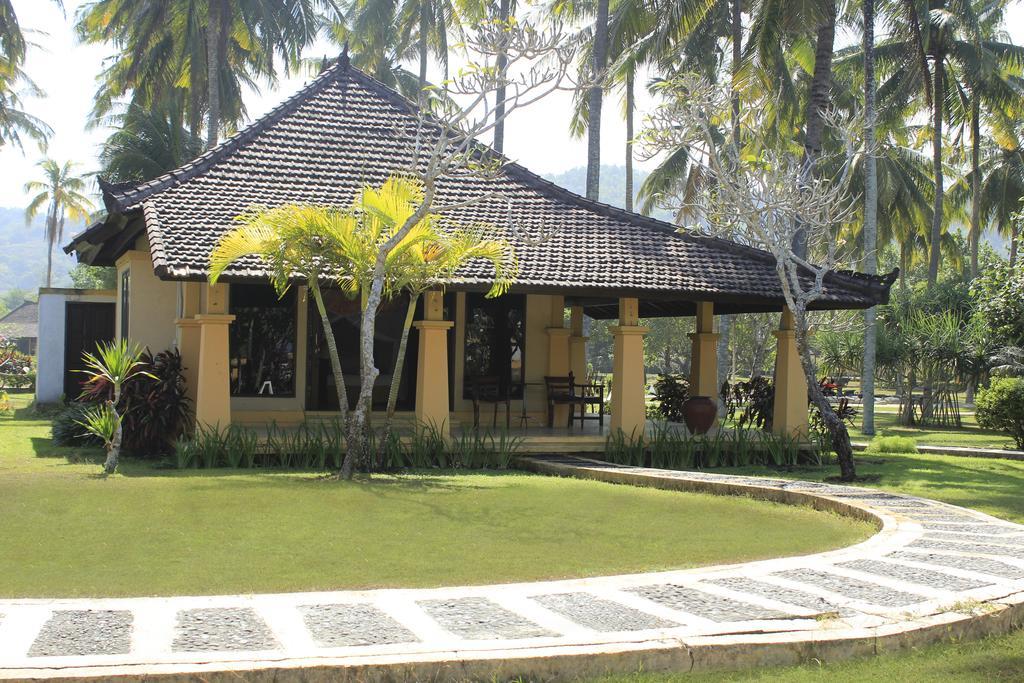 Tastura Beach Hotel Kuta  Zewnętrze zdjęcie