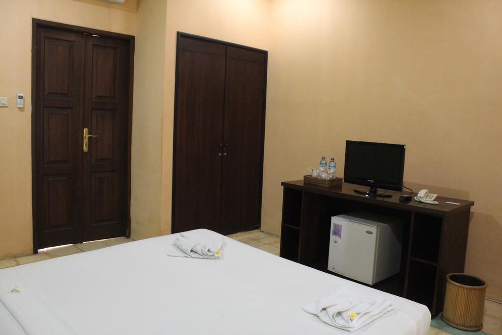 Tastura Beach Hotel Kuta  Zewnętrze zdjęcie