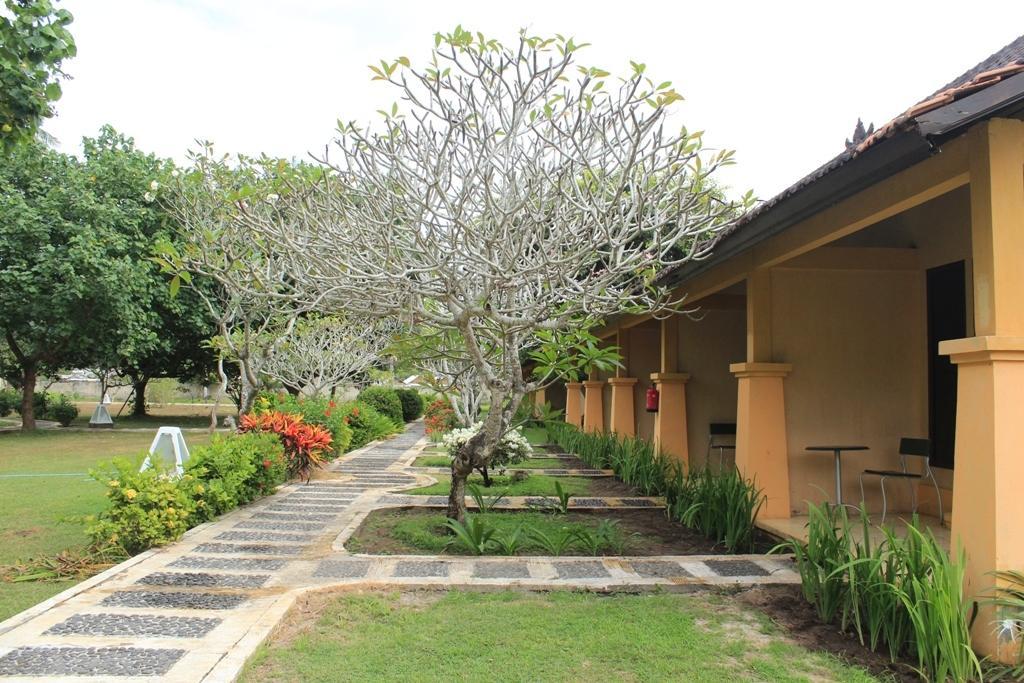 Tastura Beach Hotel Kuta  Zewnętrze zdjęcie